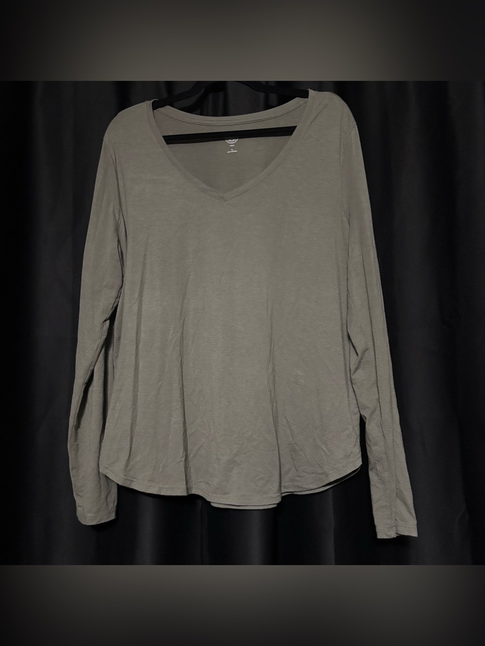 🎃5 for $25🎃 SO Sage Green Relaxed Long Sleeve V-Neck Top